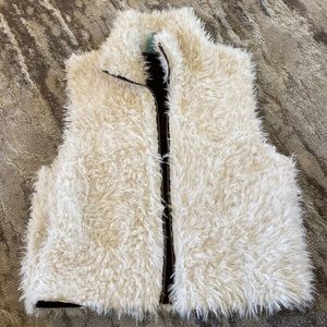 FUR VEST